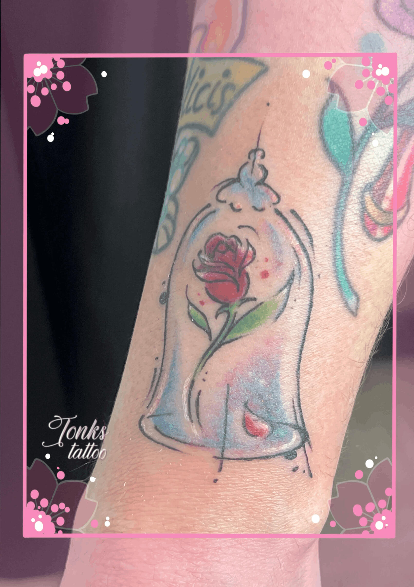 Ne me regardez pas, la belle ! Tattoo Disney la belle et la bête effet croquis aquarelle